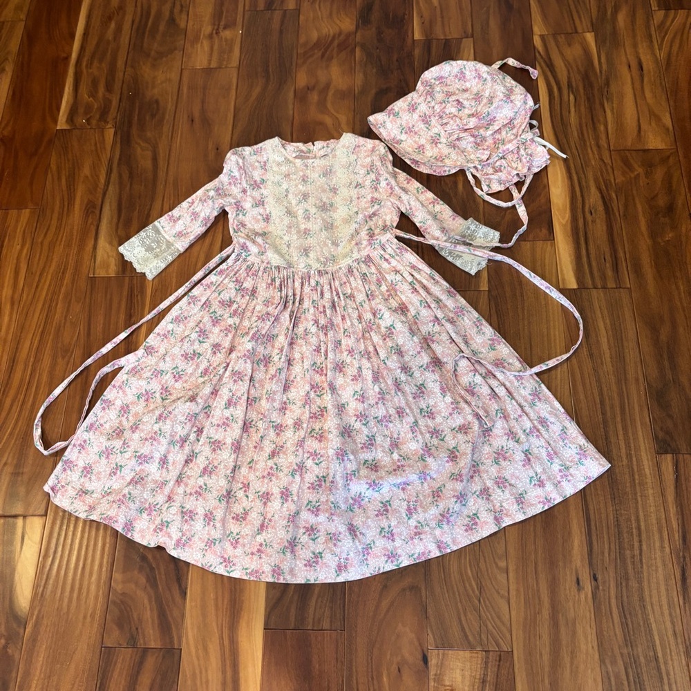 Handmade Prairie Pioneer Calico Floral Dress & Matching Bonnet, size 6-7